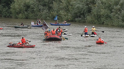 Священники на сапах и лодках сплавились по самой длинной реке Алтайского края