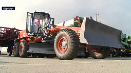 Барнаул, Алейск и Троицкий район получили новую дорожную технику