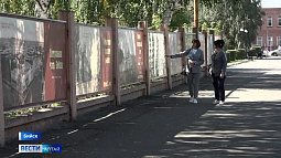 Одну из исторических улиц Бийска украсили баннеры с фотографиями старого города