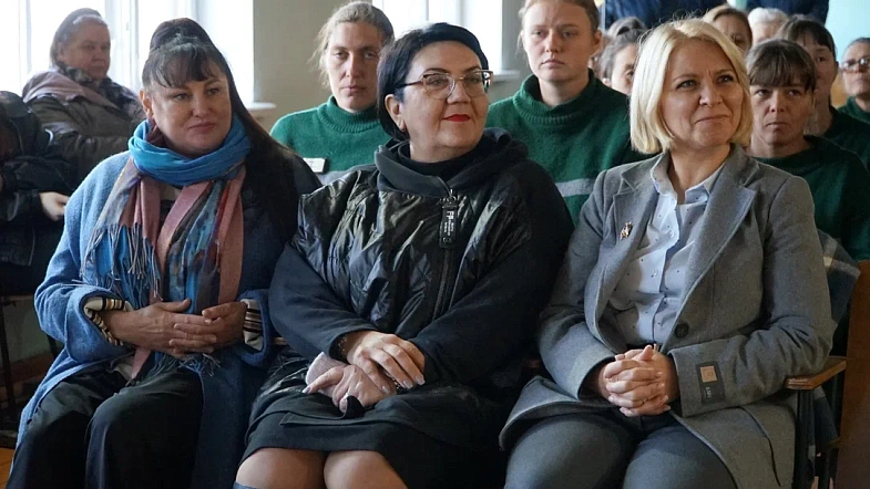 В Шипуновской женской колонии поставили спектакль по мотивам рассказов Шукшина