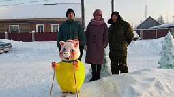 В Заринском районе два соседа построили для детей чудесный снежный городок