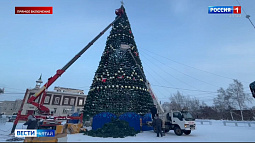 В краевой столице начали демонтировать новогодний городок и главную ёлку