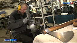 Барнаулец Иван Алексеенко увлекается созданием копий снаряжения викингов и рыцарей 