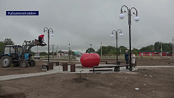 В Веселоярске появилась скульптура «Весёлый помидор» 