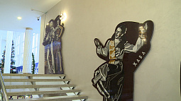 В Алтайском музыкальном театре представили шесть панно в технике флорентийская мозаика