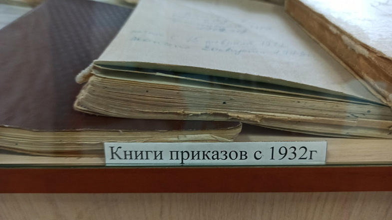 В Заринске сотрудники аптеки открыли музей, обнаружив в своём подвале коллекцию уникальных экспонатов