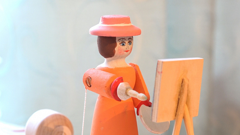 Алтайский умелец создаёт удивительные подвижные игрушки из дерева