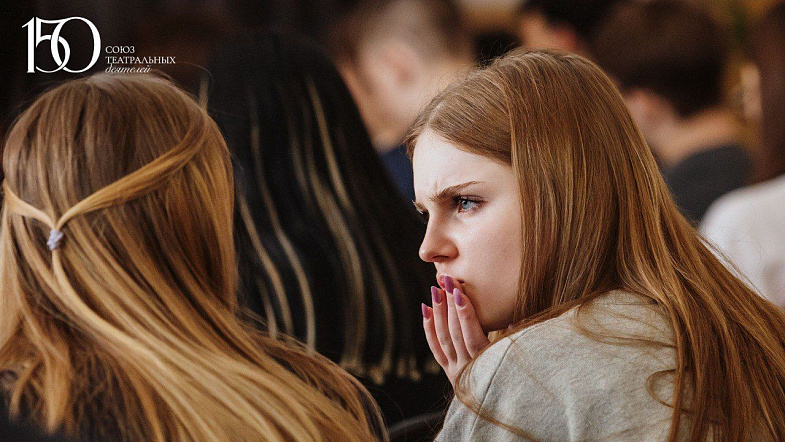 Главный режиссёр краевого театра драмы провёл урок для старшеклассников