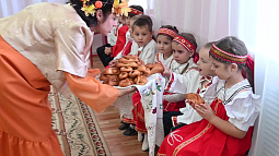 В детском садике Михайловского района открыли мини-музей «Русская изба»