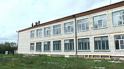 В селе Назаровка, пострадавшем от сильного града, восстанавливают местную школу