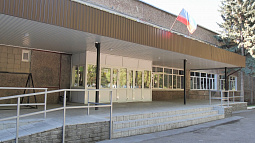 Комиссия по приёмке школ побывала в 42-й барнаульской гимназии