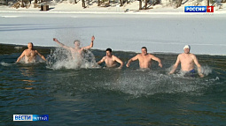 Барнаульские моржи рассказали, как подготовить себя к погружению в ледяную воду на Крещение