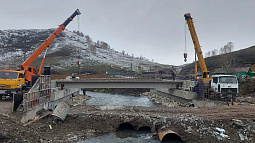 Аварийные мосты реконструируют на важной туристической дороге края