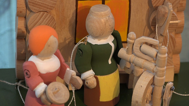 Алтайский умелец создаёт удивительные подвижные игрушки из дерева