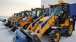 Новую дорожную и коммунальную технику сегодня получат 12 городов и районов края