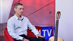 Как инженер по ремонту автомобилей из Барнаула сделал свою первую гитару?