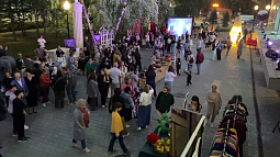 Театр драмы открыл новый сезон иммерсивной выставкой  под открытым небом