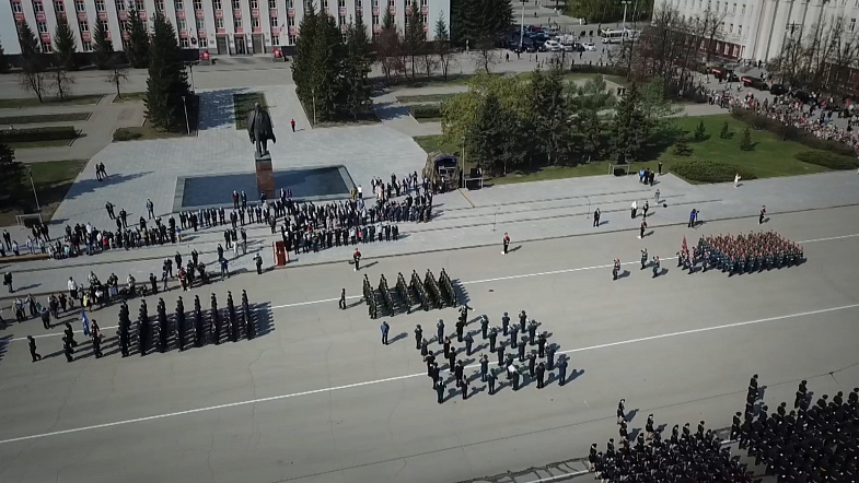 Смотрите лучшие моменты торжественного шествия 9 Мая 2021 года в Барнауле