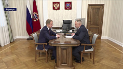 Губернатор Виктор Томенко встретился с ветераном СВО, кавалером двух орденов Мужества Никитой Рыжих
