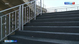 Власти Барнаула ищут подрядчика для замены покрытия на лестнице, ведущей в Нагорный парк