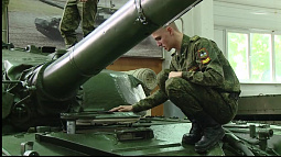 Алтайские студенты могут научиться управлять танком