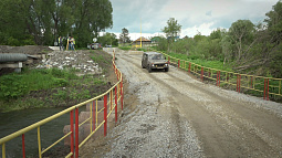 В селе Глушинка Косихинского района отремонтировали мост на два месяца раньше срока