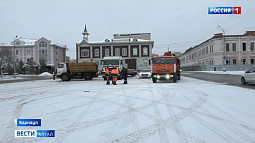Сегодня в Барнауле начали возводить новогодний городок