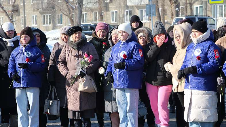 В Барнауле сегодня почтили память десантников легендарной 6-й роты Псковской дивизии ВДВ
