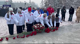 В Барнауле сегодня почтили память защитников города-героя
