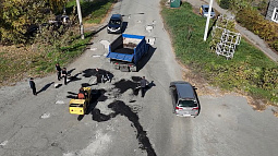В Камне-на-Оби сотрудники коммунального предприятия взялись за ямочный ремонт дорог