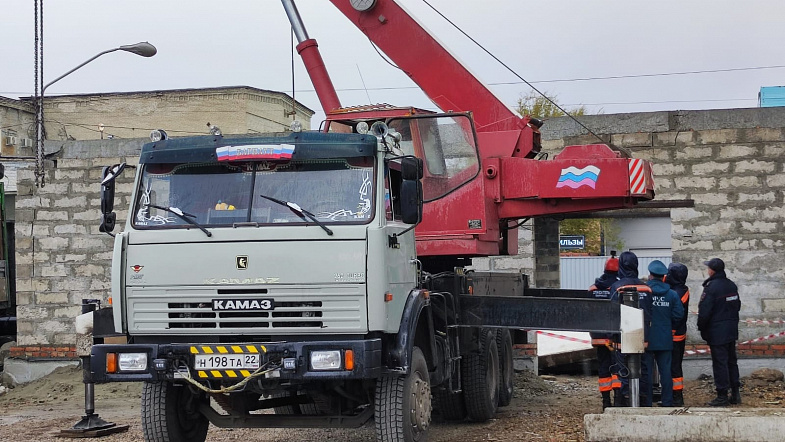 На одной из строек Барнаула упали бетонные плиты. Погибли двое рабочих
