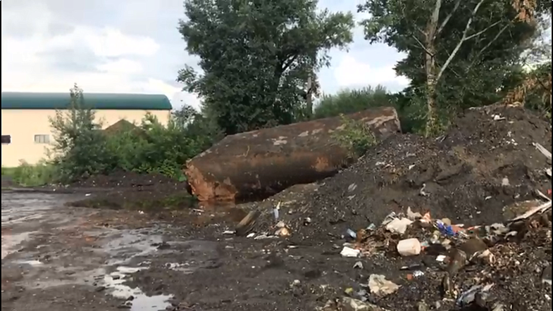 Болото с химическими отходами образовалось в центре Бийска