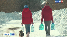 Жители Новоалтайска пожаловались на прямой линии губернатора, что живут без центрального водопровода