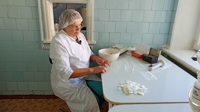 В Заринске сотрудники аптеки открыли музей, обнаружив в своём подвале коллекцию уникальных экспонатов