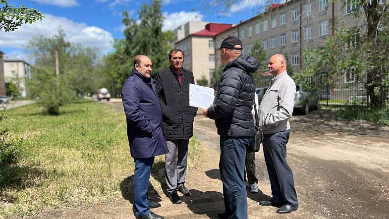 Мэр Рубцовска пообещал расширить парковку у городского онкодиспансера