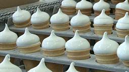 Сегодня день рождения мороженого