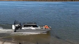 Современную аэролодку спустили на воду в Каменском районе