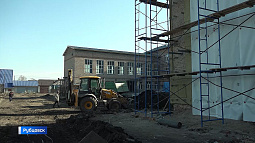 Ремонт в проблемной кадетской школе № 2 в Рубцовске обещают закончить к 1 декабря