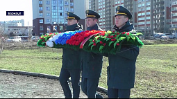 Барнаульские пожарные почтили память коллег, погибших при исполнении служебных обязанностей