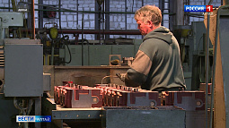 Треть сотрудников моторного завода могут попасть под увольнение