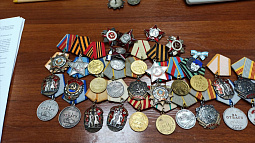 В Барнауле под суд отправится торговец наградами