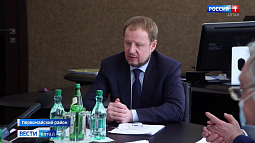 Виктор Томенко обсудил с руководителями алтайских птицефабрик ситуацию с ценами на яйцо