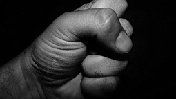 В Алтайском крае прокуратура проверяет сообщение об издевательствах над сиротами в семье опекунов