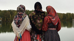 Насколько популярны  в Сибири фольклорные коллективы? 