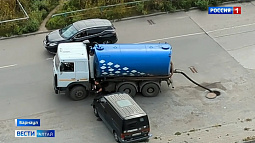 В Барнауле «чёрный ассенизатор» слил отходы прямо в люк у новостройки