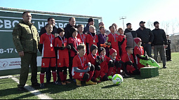 Первый краевой детский футбольный турнир «Своих не бросаем» провели в Барнауле