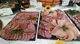 Туристы, отдыхающие в Белокурихе, стали увозить домой съедобные подарки