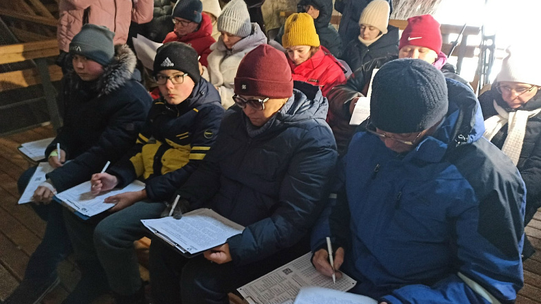 Самые экстремальные условия: в Денисовой пещере вновь провели «Географический диктант»