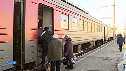 Электромеханик украл постельные принадлежности из вагона поезда