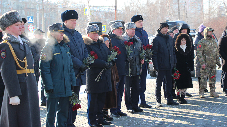 В Барнауле сегодня почтили память десантников легендарной 6-й роты Псковской дивизии ВДВ